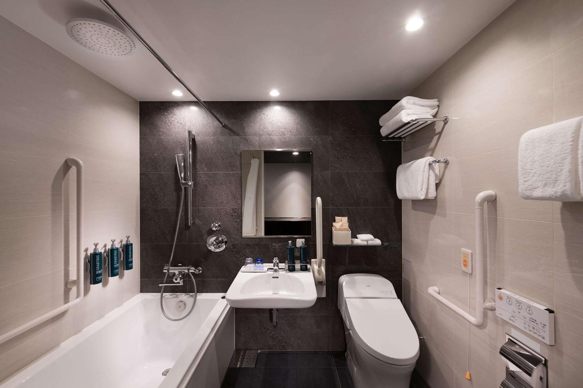 Hotel Doubletree By Hilton Tokyo Ariake Esterno foto