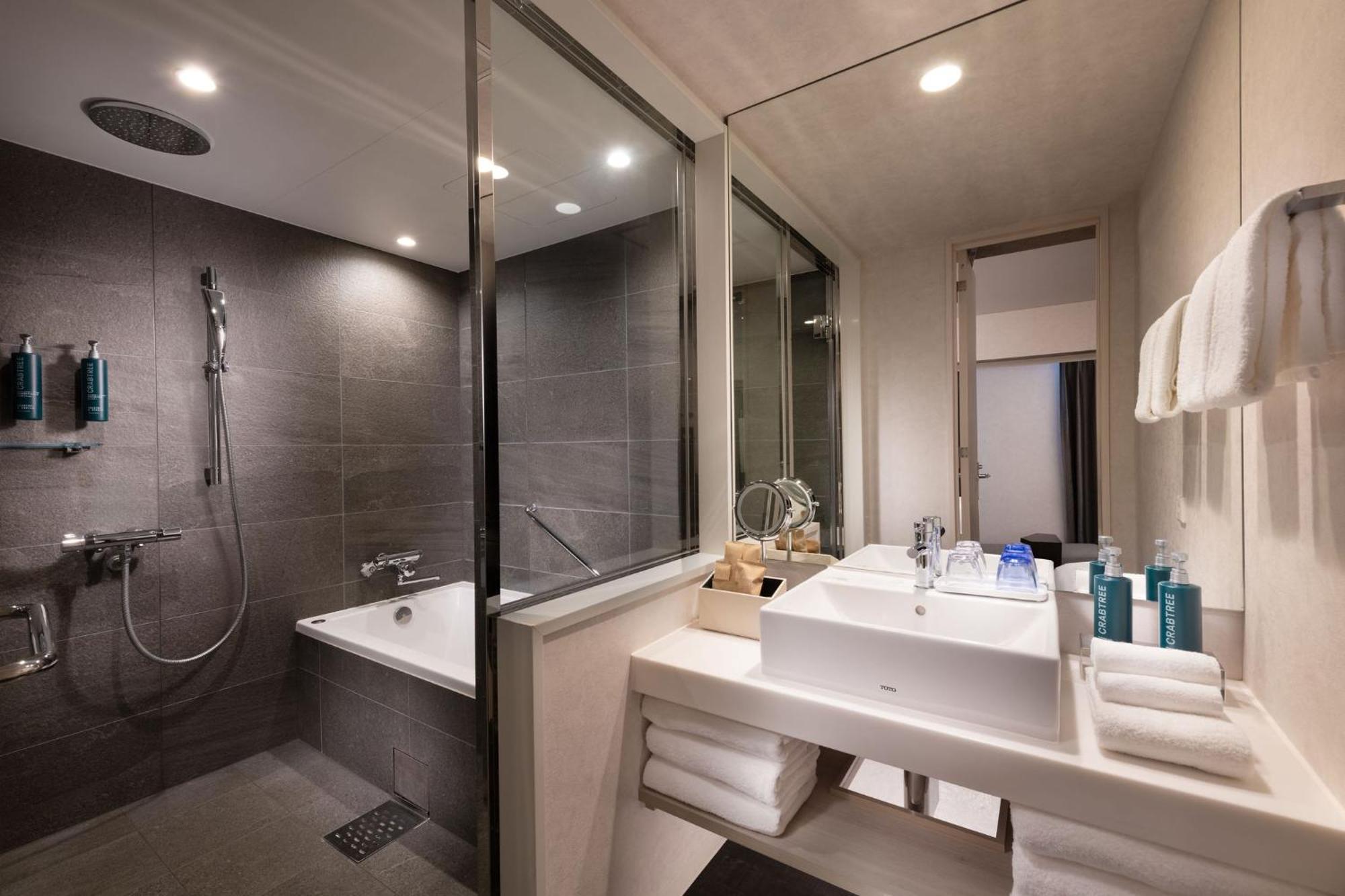 Hotel Doubletree By Hilton Tokyo Ariake Esterno foto