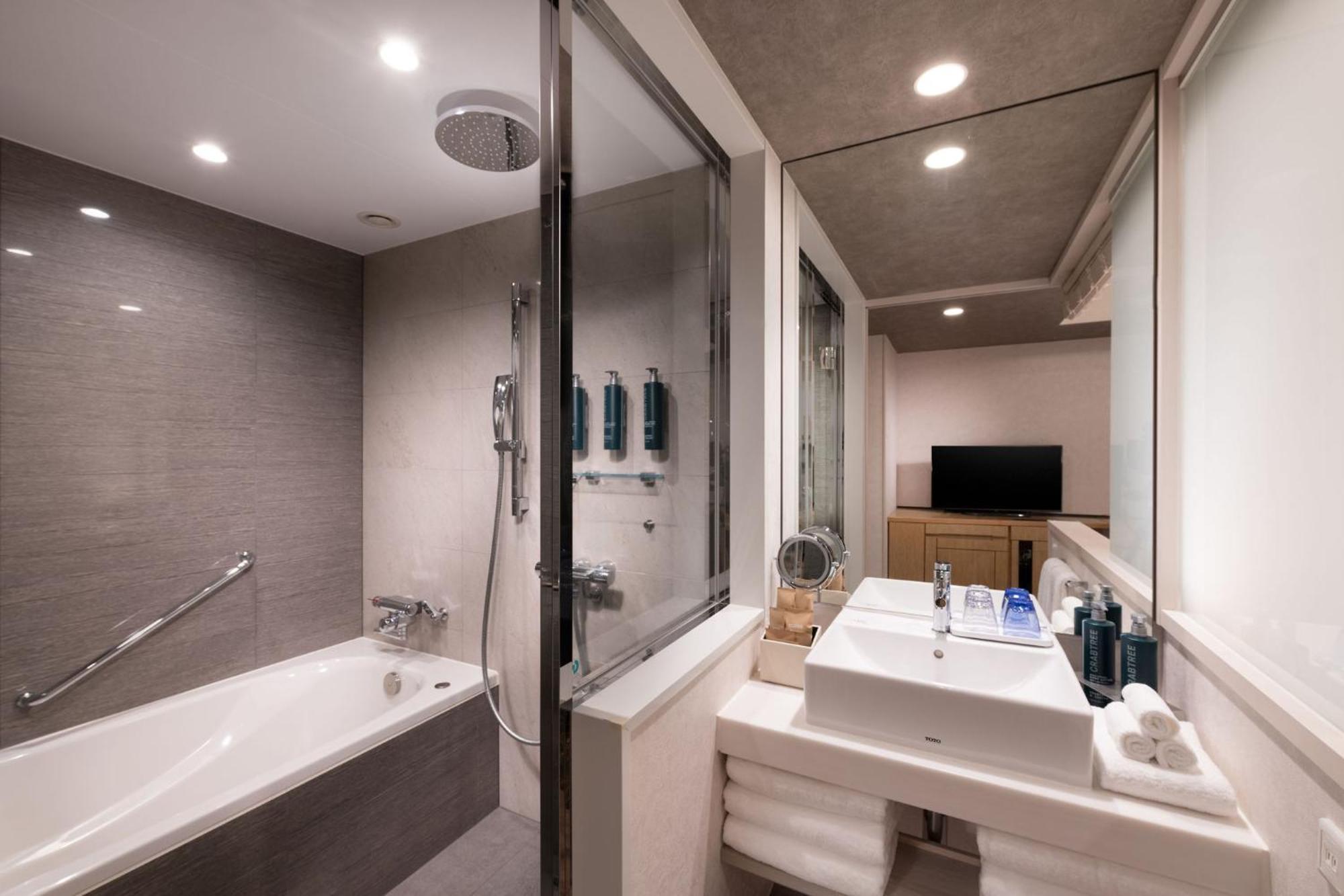 Hotel Doubletree By Hilton Tokyo Ariake Esterno foto